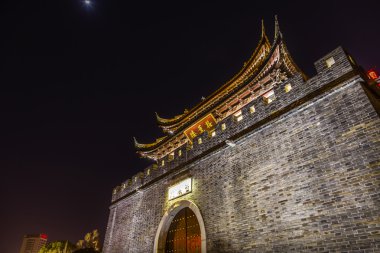 Antik şehir duvar kapı su kanalı Wuxi Jiangsu Çin gece