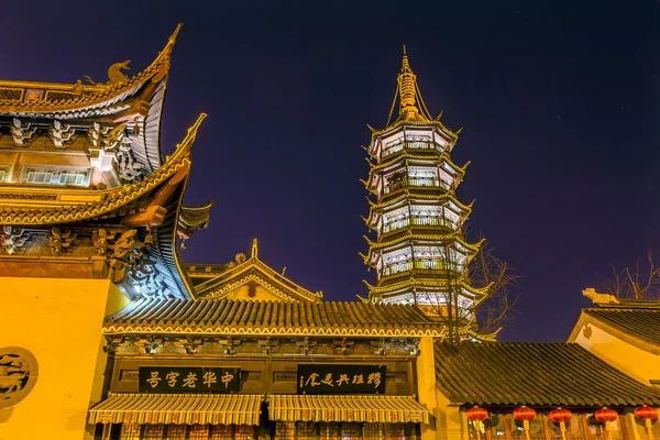Pagoda chrámu Nanchang buddhistické hvězdy v noci Wuxi Jiangsu Čína — Stock fotografie