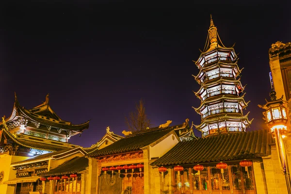 Buddhistické Nanchang Pagoda chrámu Wuxi Jiangsu Čína Night — Stock fotografie