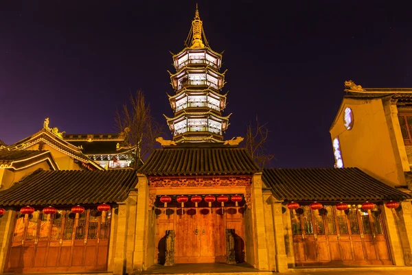 Buddista Nanchang Tempio porta di legno Pagoda Wuxi Jiangsu Cina N — Foto Stock