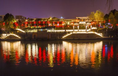 Grand Canal binalar gece yansıma Hangzhou Zhejiang Çin Çince kapısı