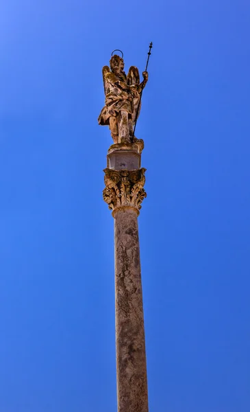 Triumf 0f Archaangel San Rafaela Statue sloupec Cordoba Španělsko — Stock fotografie