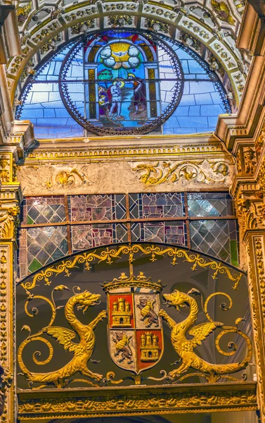 Křest vitráže znak katedrála Toledo Španělsko — Stock fotografie