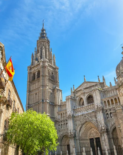 Katedral İspanyol bayrağı Toledo İspanya — Stok fotoğraf