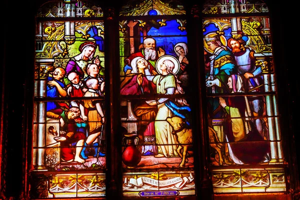 Saint Genevieve farget glass Severin kirke Paris Frankrike – stockfoto