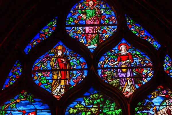 Jeesus Kristus piispa lasimaalauksia Saint Severin kirkko Paris Fra — kuvapankkivalokuva