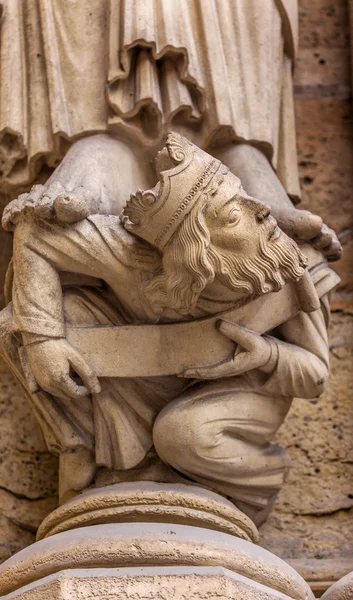 Headless King Facade Katedra Notre Dame Paryż Francja — Zdjęcie stockowe