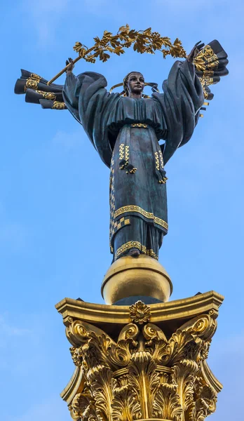 Puerta de Laches San Miguel Berehynia Estatuas Kiev Ucrania —  Fotos de Stock