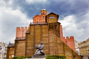 Golden Gate Yaraslav bilge heykel Kiev Ukrayna