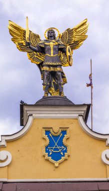 Laches Gate Saint Michael heykel Maidan Meydanı Kiev Ukrayna