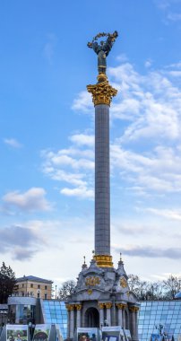 200 ayak Bağımsızlık Anıtı Berehynia Maidan Meydanı Kiev Ukrayna