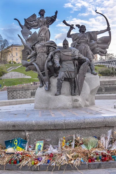 Monumentul Fondatorilor Memoriale Piața Maidan Kiev Ucraina — Fotografie, imagine de stoc