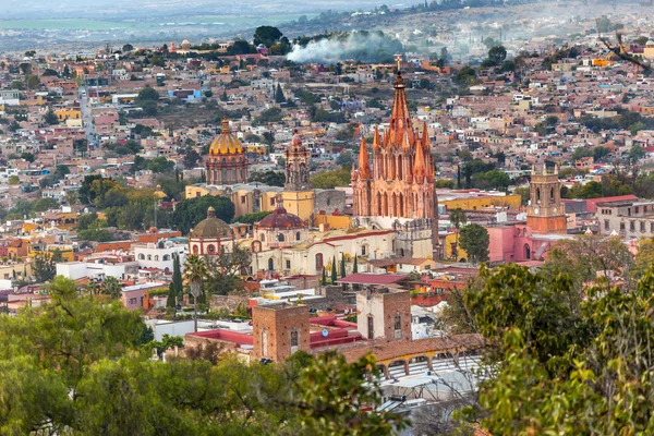 San Miguel de Allende Mexiko Miramar přehlédnout večer Parroquia — Stock fotografie