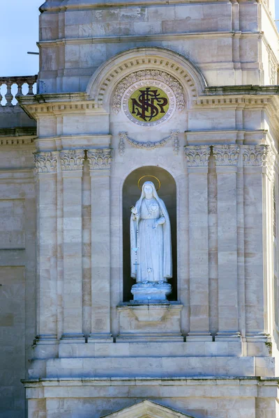 Witte Maria Standbeeld Basiliek van de Vrouwe van Rozenkrans Fatima Portugal — Stockfoto