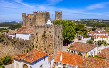 Kale Tarets Towers Duvarlar Turuncu Çatılar Obidos Portekiz