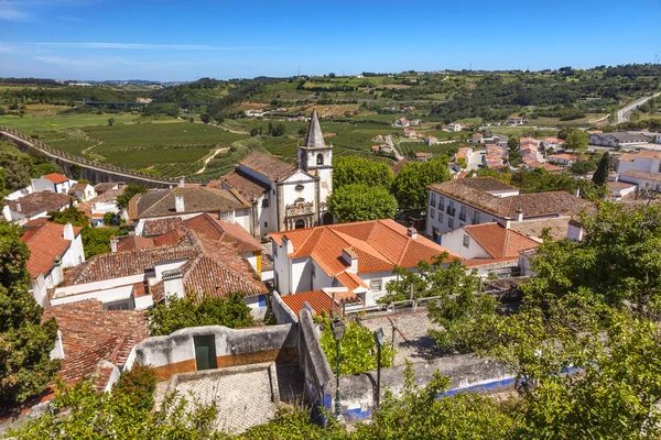 Santa Maria kyrkas slottsmurar countrside Obidos Portugal — Stockfoto