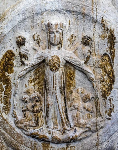 Virgem Maria Estátua Escultura Fora Catedral São Marcos Basílica Veneza — Fotografia de Stock