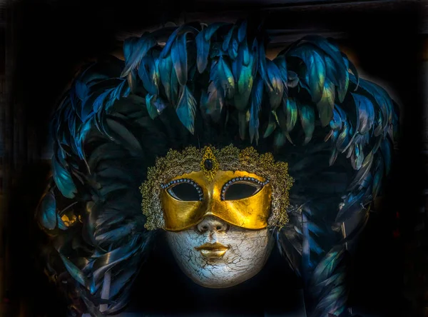 Black Feathers Venetian Mask Venice Italy Used 1200S Carnival Masks — Stock Photo, Image