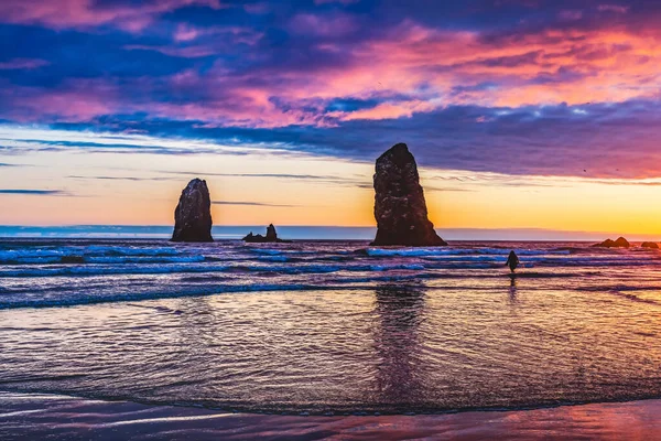 Coucher Soleil Coloré Sea Stacks Canon Beach Clatsap County Oregon — Photo