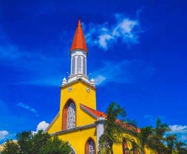 Renkli Sarı Notre Dame Katedrali Papaeete Tahiti Fransız Polinezyası