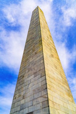 Bunker Hill Savaş Anıtı Charlestown Boston Massachusetts. 17 Haziran 1775 'te İngiliz Ordusu ve Amerikan vatanseverleri arasında Amerikan Devrimi' nin ilk muharebesi gerçekleşti.