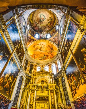 Venedik, İtalya - 29 Ağustos 2019 San Roch Chiesa San Rocco Basilica Dome Altar Venice İtalya Kilisesi. Kilise 1700 'lerin ortasında tamamlandı. 