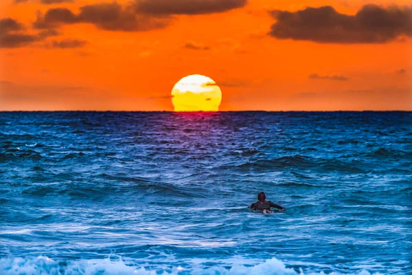 Surfista Remando Hasta Sunset Jolla Shores Beach San Diego California —  Fotos de Stock