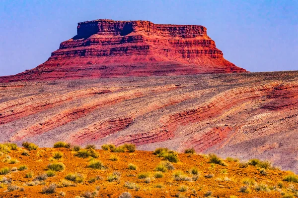 Barevné Red Orange White Blue Rock Formation Canyon Desert Poblíž — Stock fotografie