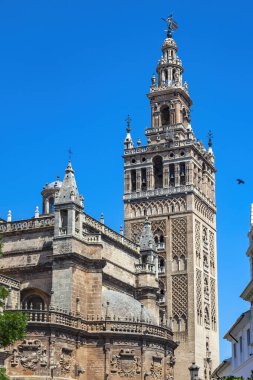 Giralda Minaret Spire, Çan Kulesi Seville Katedrali, Saint Mary of the See, Seville, Endülüs İspanya Katedrali. 1500 'lerde yapılmış. Dünyanın en büyük Gotik Katedrali.. 