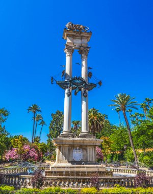 Renkli Kolomb Anıtı Çiçekleri Murillo Gardent Santa Cruz Seville Endülüs İspanya Heykeltıraş Lorenzo Valera tarafından 1921 'de dikildi