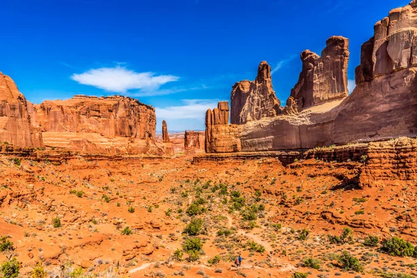 Hikers Toursits Park Avenue Section Arches National Park Moab Utah — Stock Photo, Image