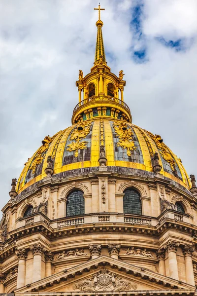 Gikdeb Dome Church Les Invalides Paris France 路易四世国王创建了1670年的教堂 残废军人随着拿破仑一世等著名军人墓葬的出现 成了一个巨大的军事音乐剧 — 图库照片