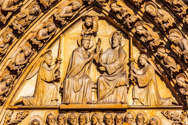 Änglar Jesus Crowning Mary Viirgin Door Portal Notre Dame Paris — Stockfoto