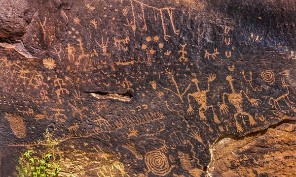Indian Petroglyphs Newspaper Rock Petrified Forest National Park Arizona Стародавні — стокове фото