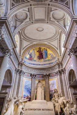 Pantheon Bazilika Altar Heykelleri Mozaik Paris Fransa. Pantheon 1790 'da kiliseyi kurdu. 1791' de anıt mezar oldu.