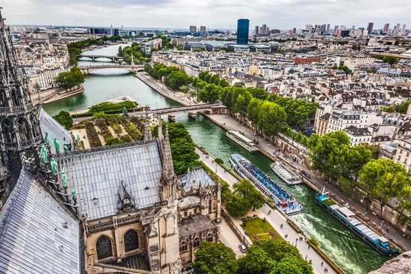 Notre Dame View Fire Seine River Tour Boats Buildings Cityscape — Stock fotografie