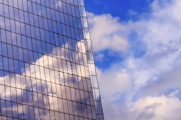 Nowy świat handlu centrum abstact szklany budynek drapacz chmur odzwierciedlają — Zdjęcie stockowe
