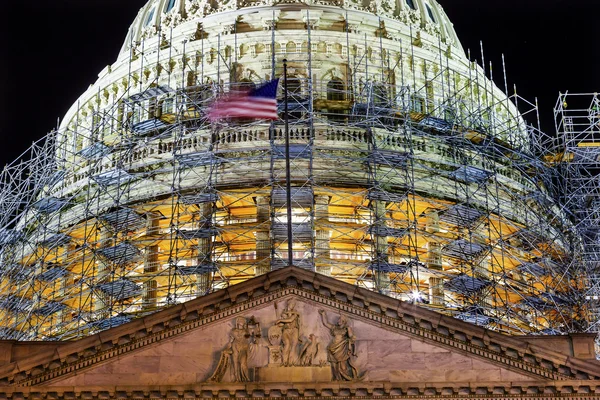États-Unis Capitol North Side Dome Construction Fermer Drapeau Étoile de nuit — Photo