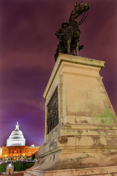 Estatua de subvención de EE.UU. Memorial Capitolio de EE.UU. Construcción Estrellas de la noche —  Fotos de Stock