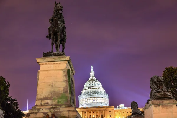 Estatua de subvención de EE.UU. Memorial Capitolio de EE.UU. Construcción Estrellas de la noche — Foto de Stock