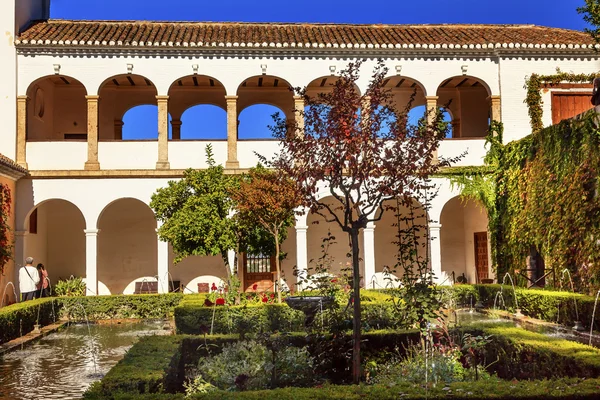 Generallife beyaz alhambra palace portakal ağacı Bahçe granada ve — Stok fotoğraf