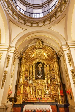 Bazilikanın kubbe Mary bebek heykel Santa Iglesia Collegiata de San ben
