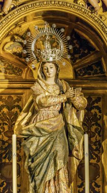 Mary Crown heykel Basilica Santa Iglesia Collegiata de San Isidr