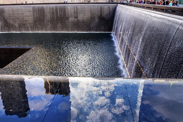 Memorial zwembad fontein waterval New York Ny — Stockfoto