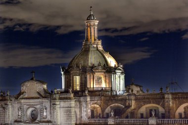 Büyükşehir katedral kubbe Zocalo Mexico City gece