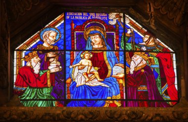 Vitray eski bazilikanın Guadalupe Mary bebek İsa üç krallar