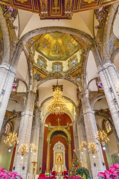 Alte Basilika Schrein Guadalupe Kuppel Kronleuchter Mosaiken mexikanischen — Stockfoto