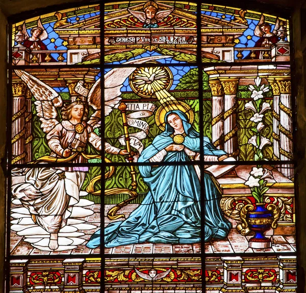 Duyuru Mary Angel Gabriel vitray eski bazilikanın Guada