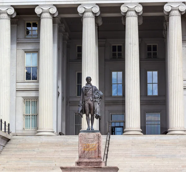 Nas w departamencie Skarbu Aleksander hamilton statua washington dc — Zdjęcie stockowe