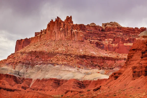 Torre de Capitol Reef grès montagne Capitol Reef National Park — Photo